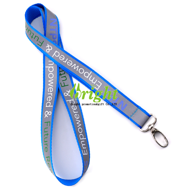 Reflective lanyard
