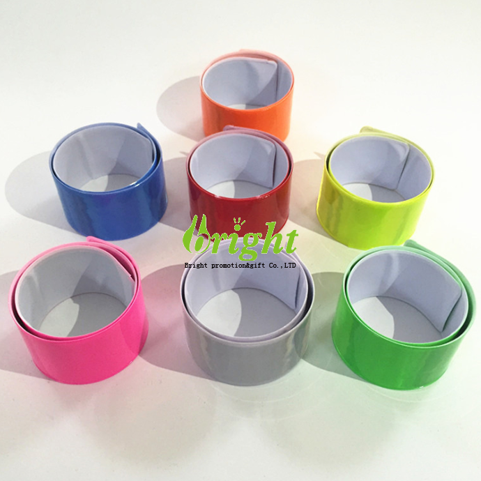 Reflective wrist strap